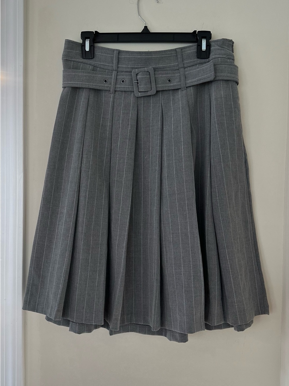 Scoop NYC Gray Pinstripe Two-Piece Skirt Set with Belt - Picture 5 of 7